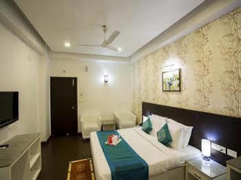Oyo Rooms Near Cosmos Mall Siliguri Exterior photo